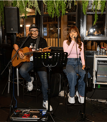 Live Acoustic Performance